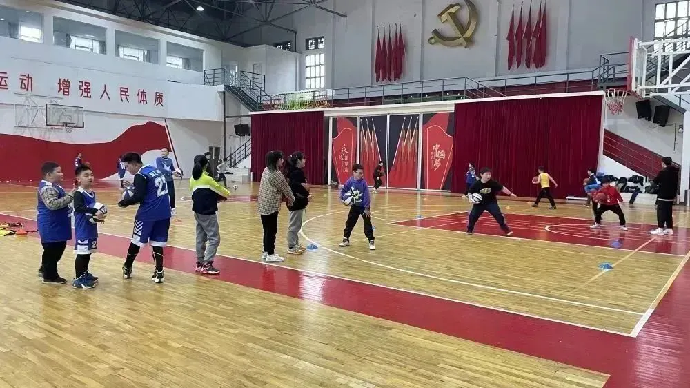 如何从篮球榜样身上学到团队合作精神_2